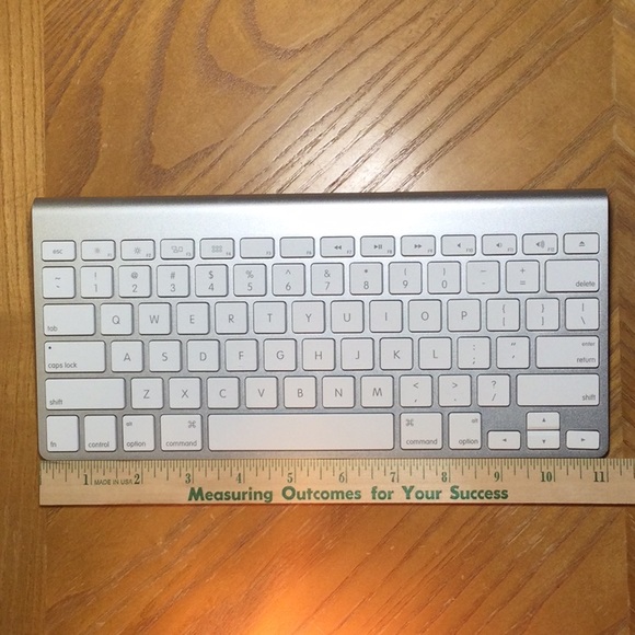 Apple Wireless Keyboard - Picture 8 of 10
